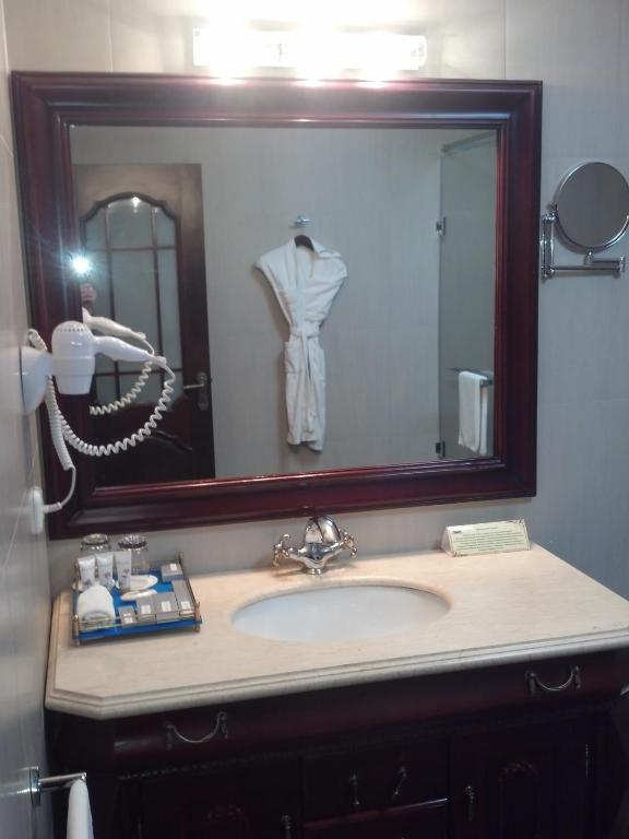Merey Hotel Karagandy Quarto foto